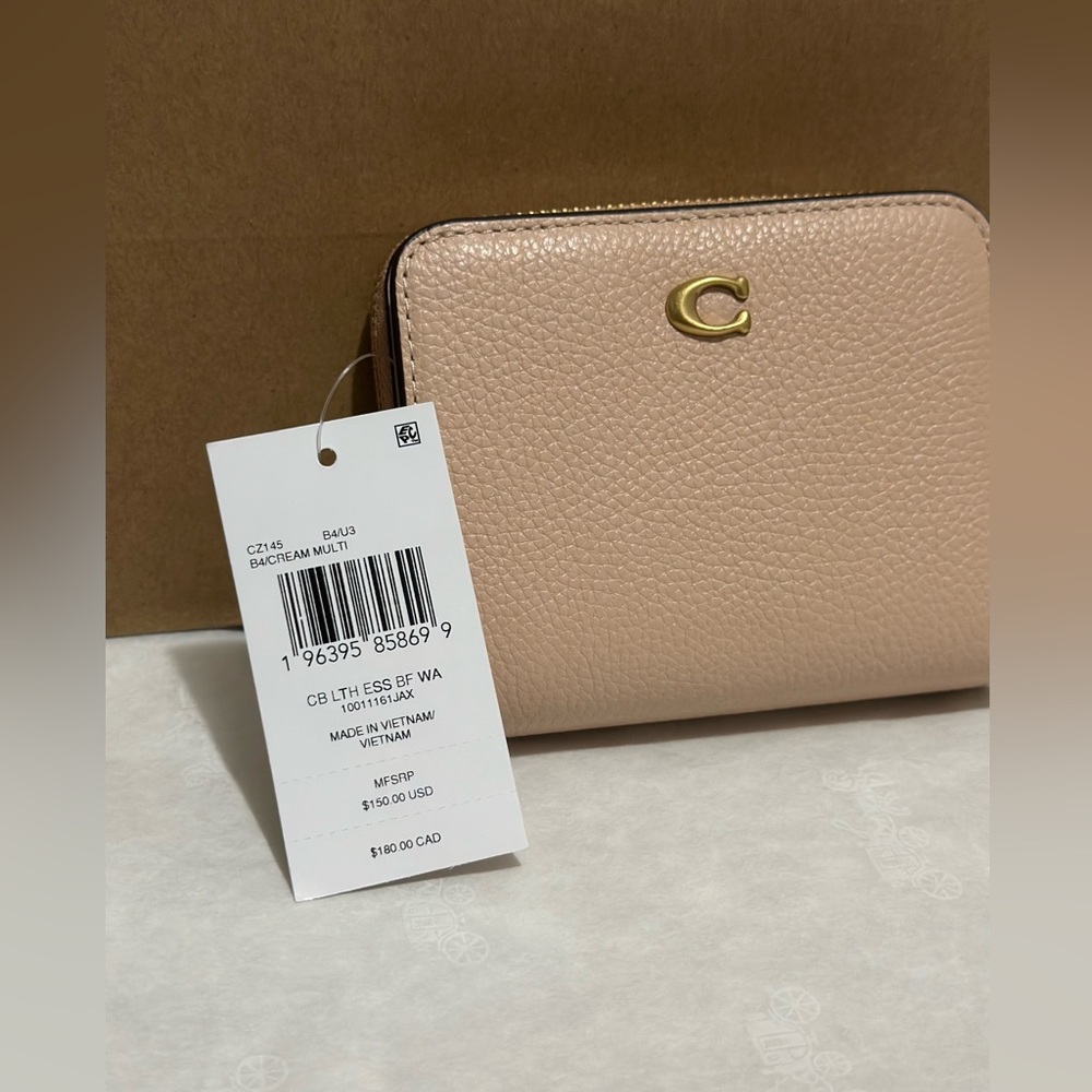 Coach Essential Billfold Wallet In Colorblock - Picture 6 of 7